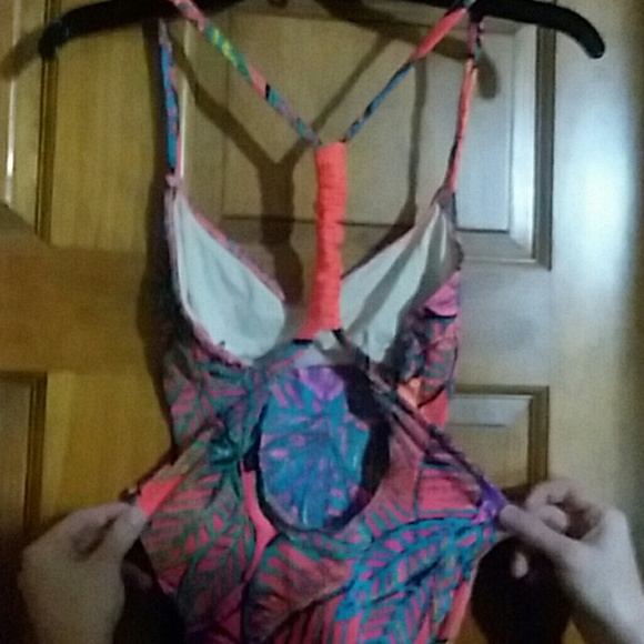 Size 7/8 colorfully printed one piece swim suit - Picture 2 of 5